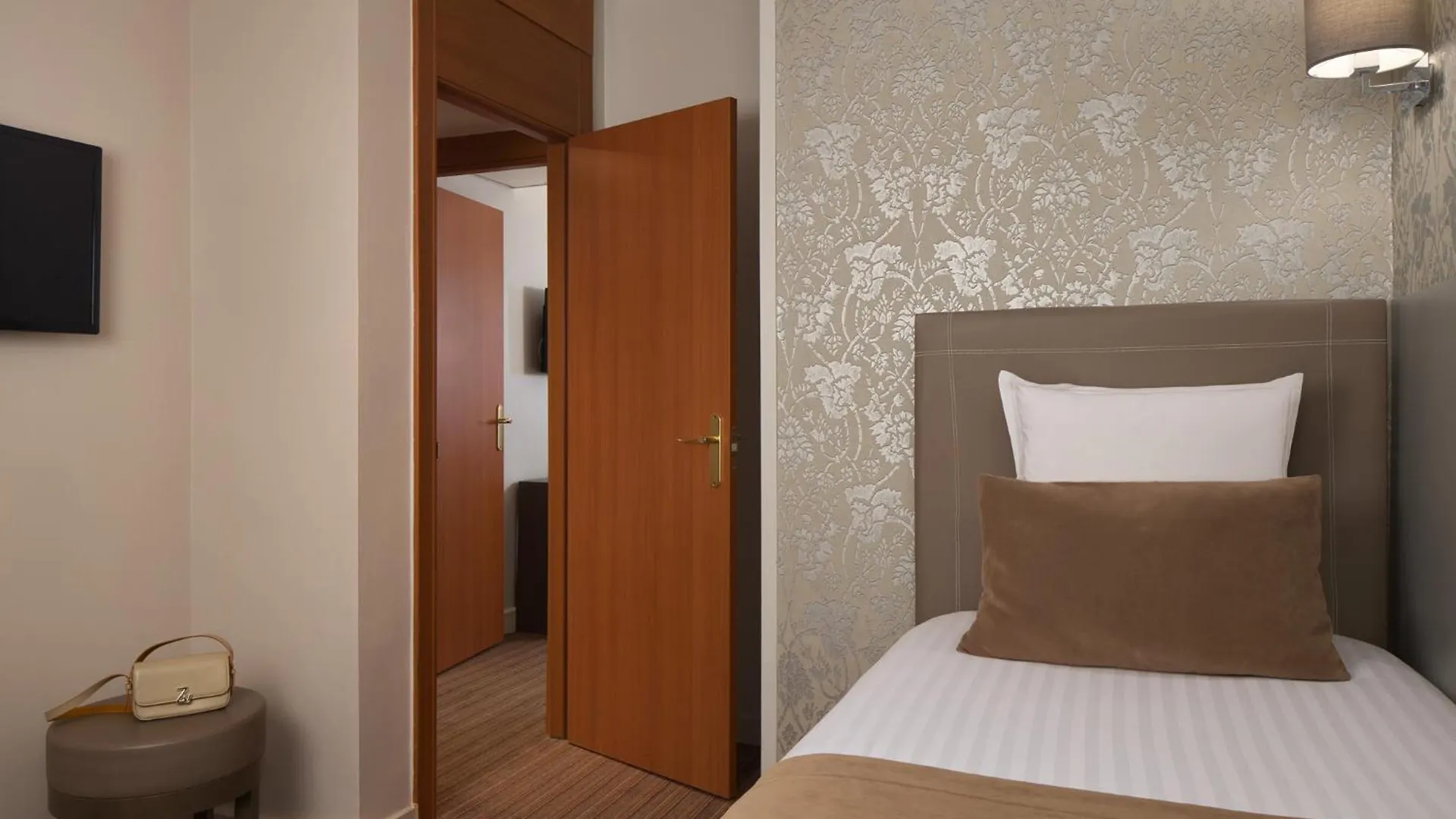 Отель Timhotel Opera Blanche Fontaine Париж
