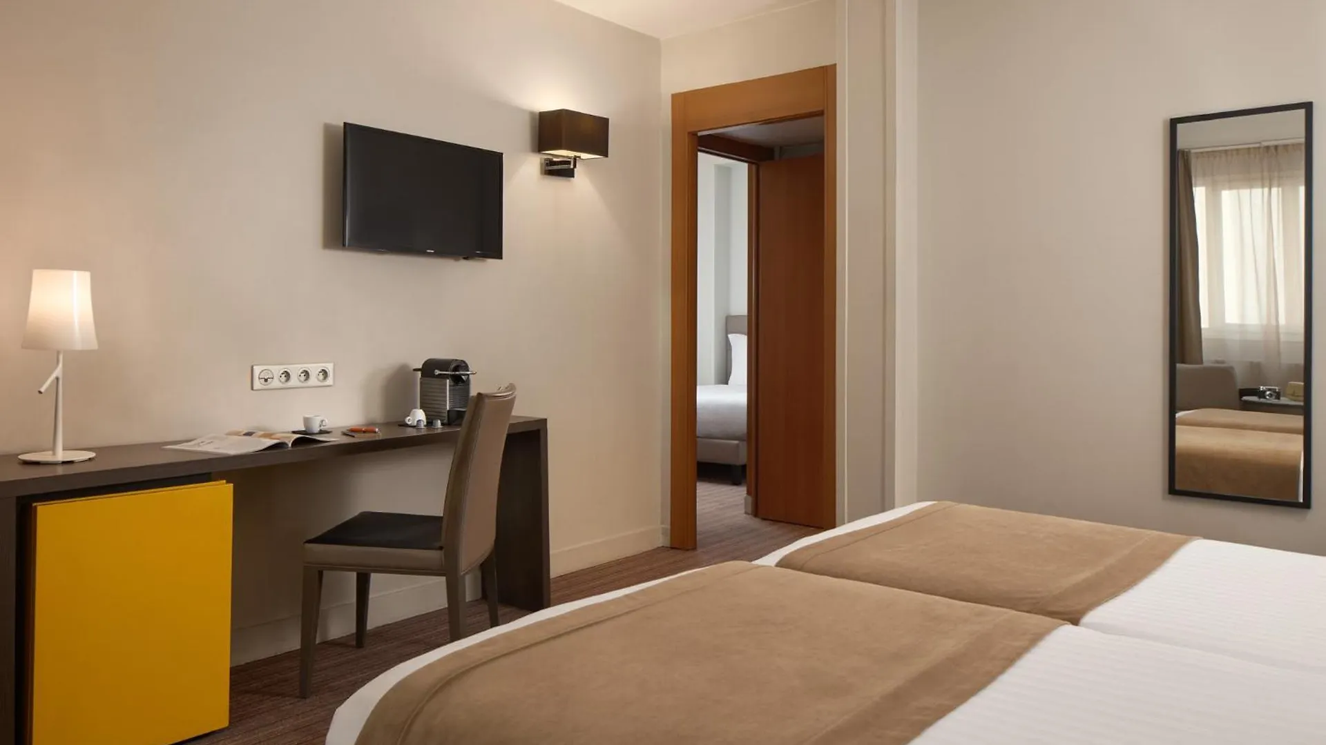 פריז Timhotel Opera Blanche Fontaine מלון