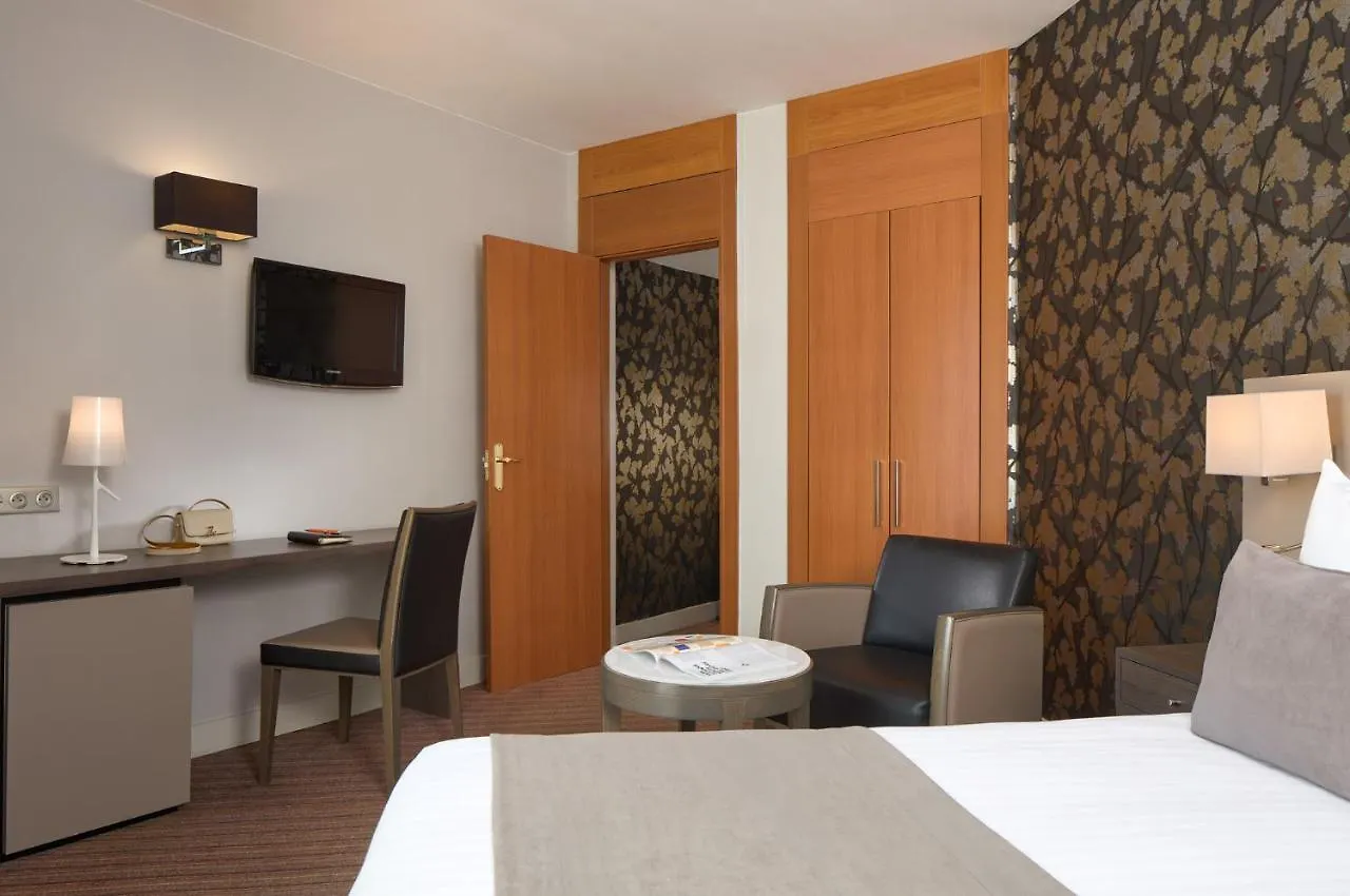 פריז Timhotel Opera Blanche Fontaine 4*,