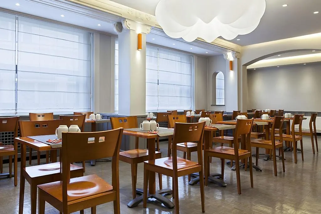 פריז Timhotel Opera Blanche Fontaine 4*,  צרפת