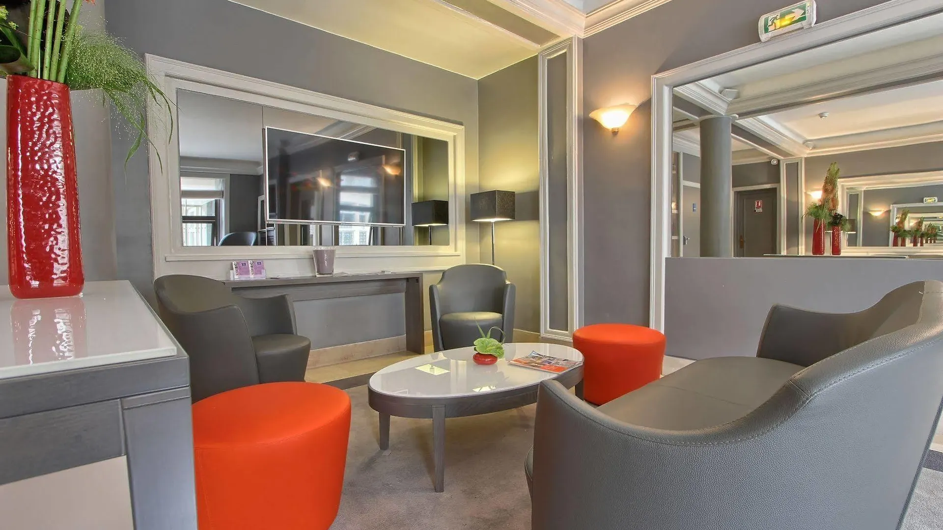 Отель Timhotel Opera Blanche Fontaine Париж