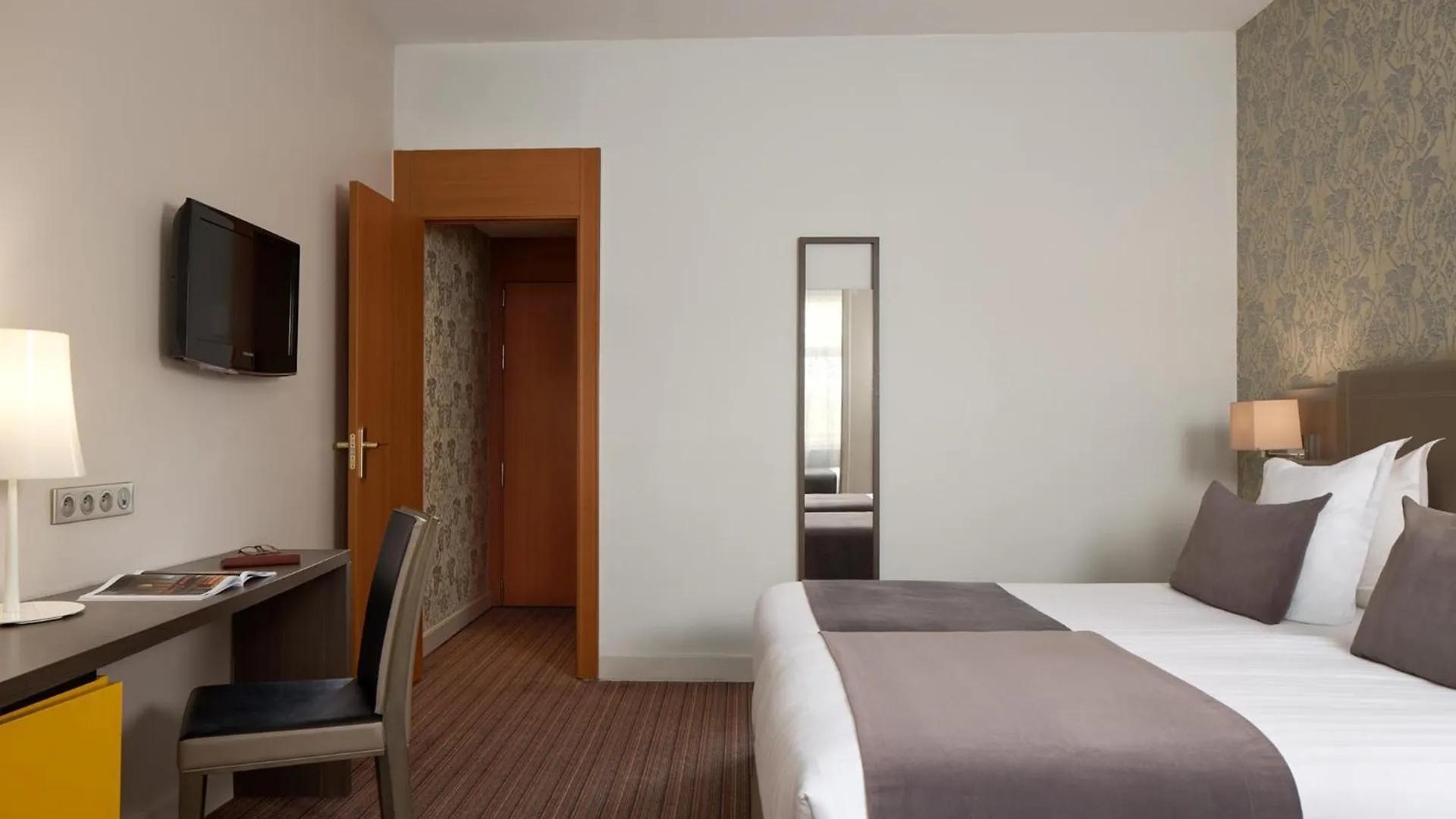 Timhotel Opera Blanche Fontaine Paris Hotel